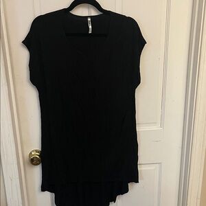 Azules Black V-Neck Short Sleeve Tunic with Layered Hem